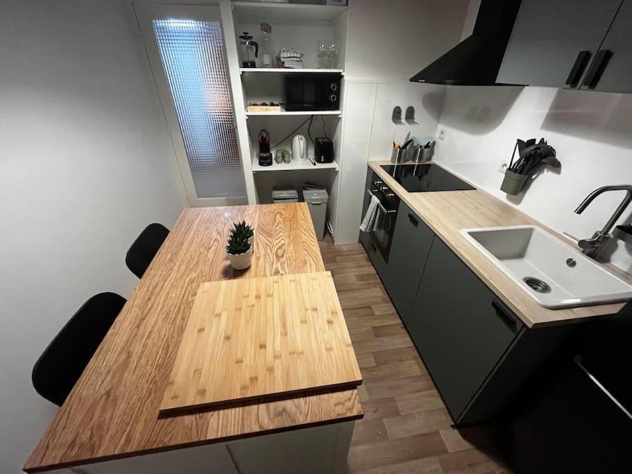 4 Personnes - Ambiance Cosy - Proche Universites